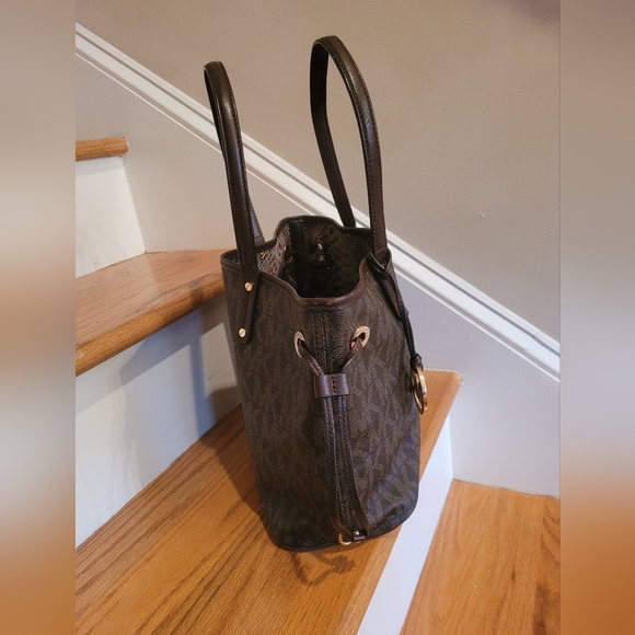 Michael Kors Brown Shoulder Bag with  Animal Print Inside - Picture 5 of 7